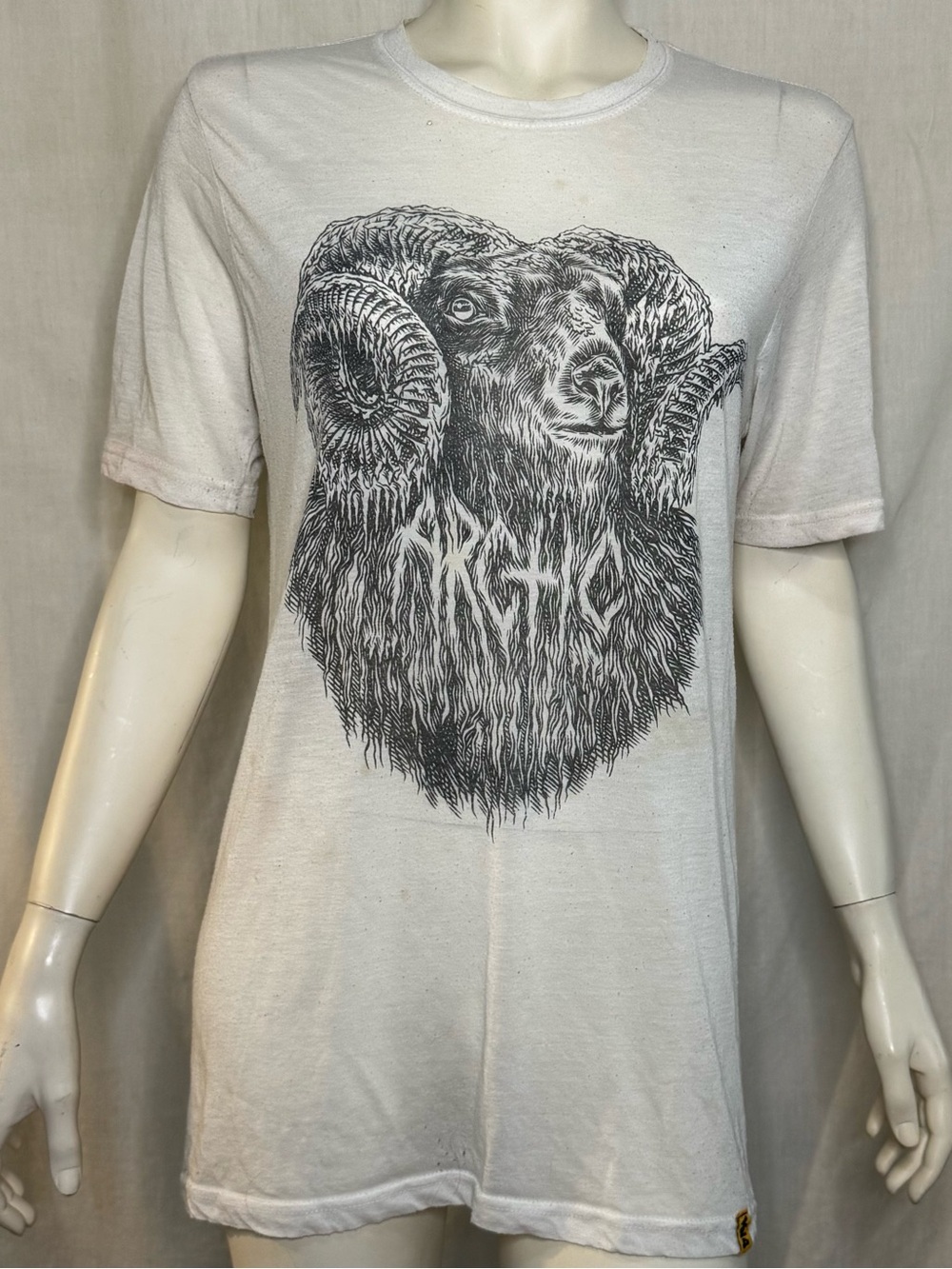 The Vol. 4 x Arctic white t shirt size small vintage